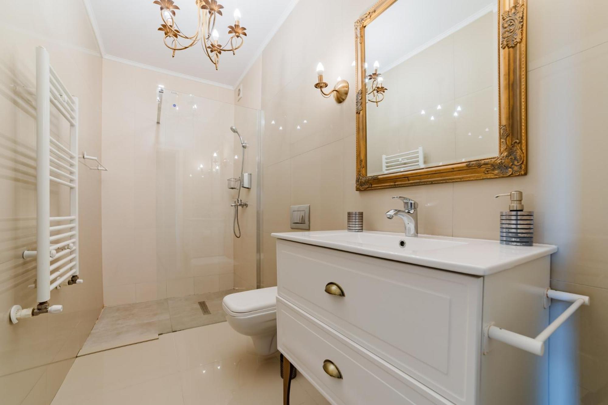 Romantic Jacuzzi Chic Apartment Сіная Екстер'єр фото