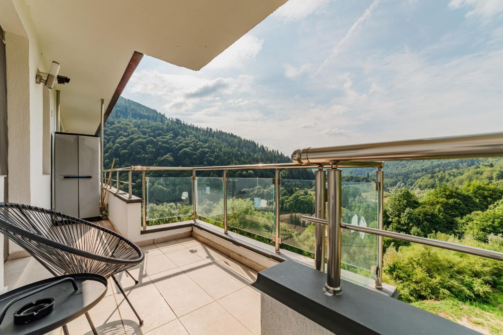 Romantic Jacuzzi Chic Apartment Сіная Екстер'єр фото